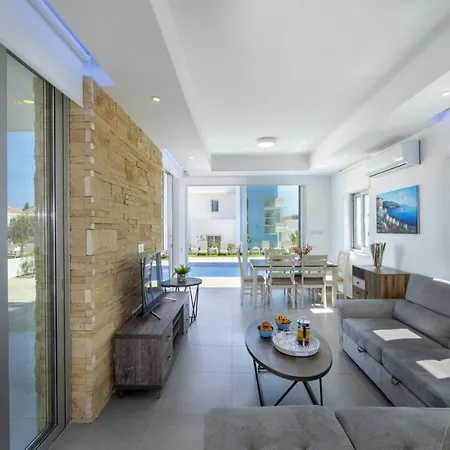 You And Your Family Will Love This In Protaras, 1521 Βίλα *
